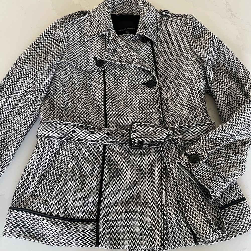 Banana Republic Petite Houndstooth Trench Coat